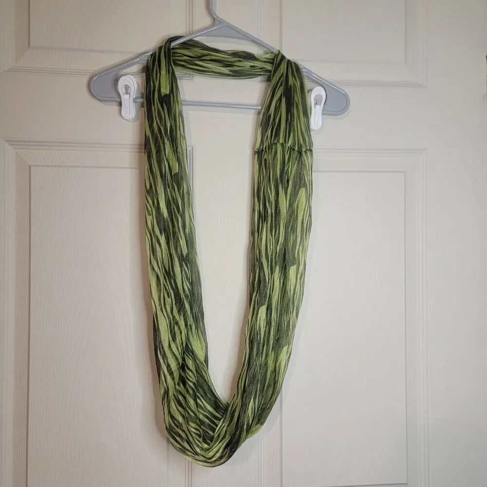 2 Chic Green Infinity Scarf